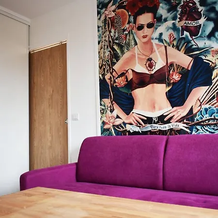 Beautiful And Bright In 19th Apartment
